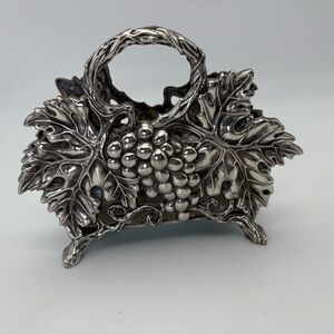 Vintage Godinger Silverplated  1994 Decorative Grape Napkin Holder
